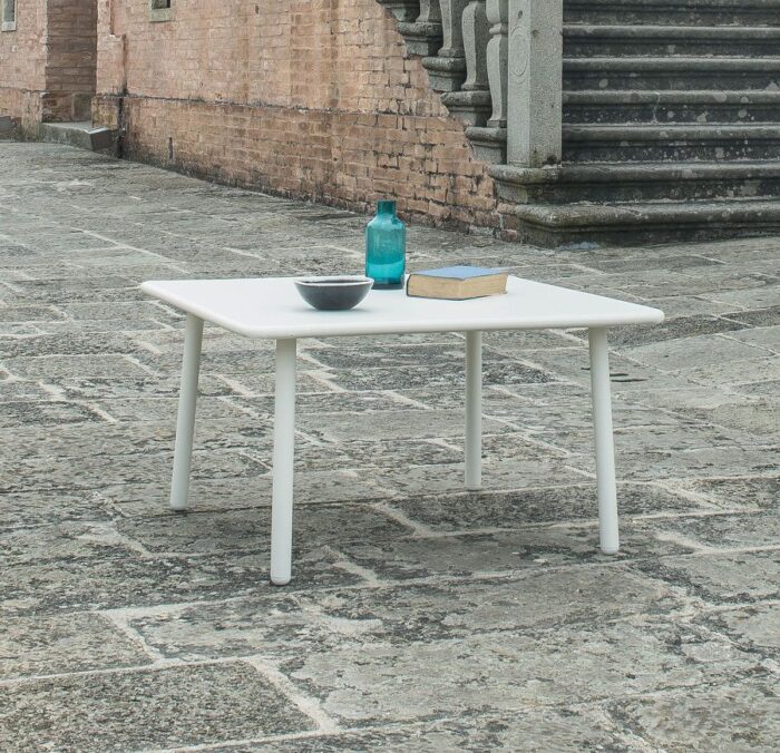Emu Darwin coffee tafel 70x70 cm
