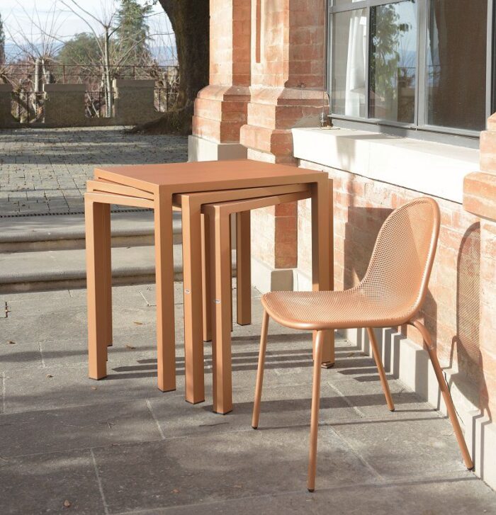 Emu Nova tafel 90 x 90cm