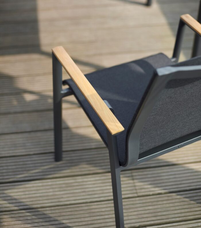 Solpuri SOUL stapelstoel Anthracite teak arm - Afbeelding 6